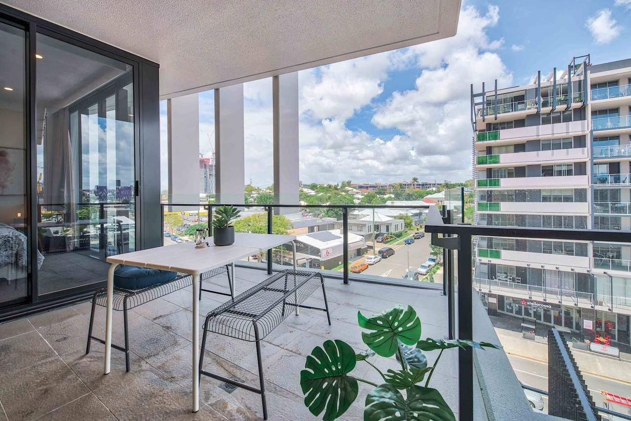 Modern Apartment With Balcony & Parking Brisbane Exteriör bild